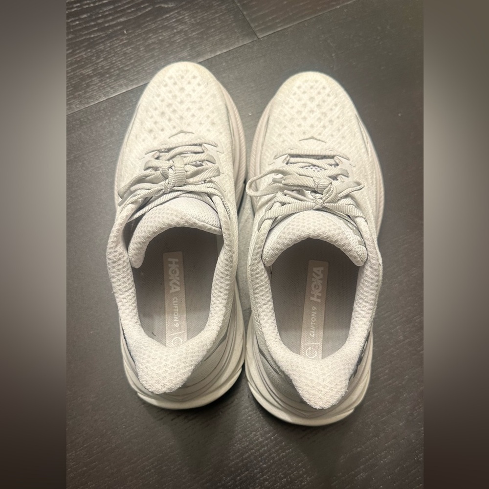 Hoka - Women’s Clifton 9 Sneakers - white, size 9 - Picture 3 of 6